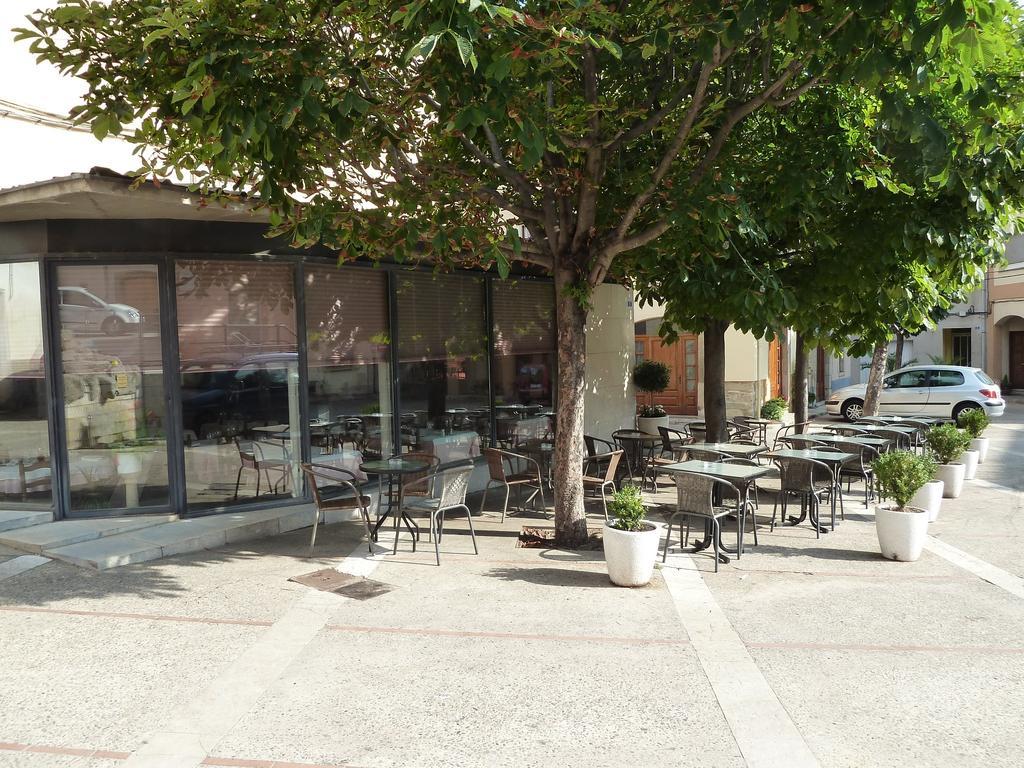 Готель Restaurant Fonda Giralt Amer Екстер'єр фото