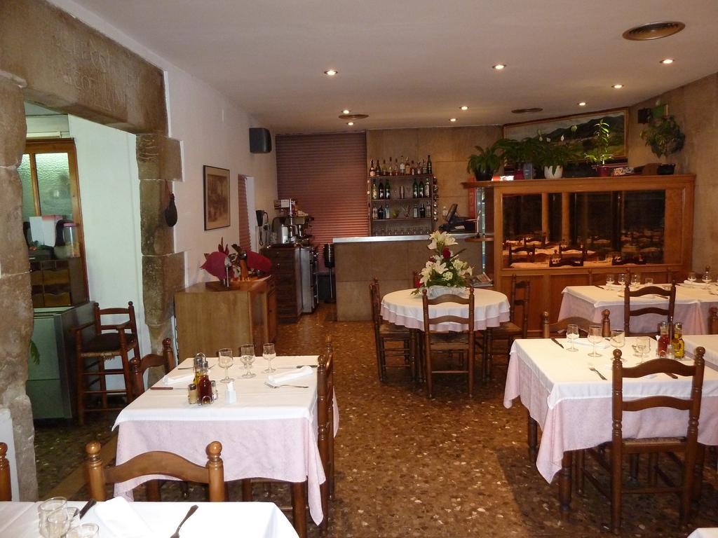 Готель Restaurant Fonda Giralt Amer Екстер'єр фото