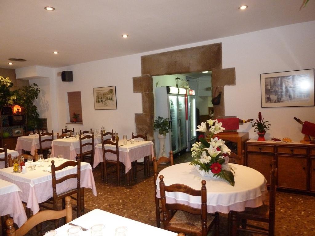 Готель Restaurant Fonda Giralt Amer Екстер'єр фото